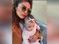 Priyanka Chopra treats fans with her daughter's adorable picture, calls her, "Angel" - Hindi News | Priyanka Chopra treats fans with her daughter's adorable picture, calls her, "Angel" | Latest entertainment News at Lokmattimes.com