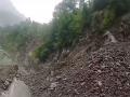 Uttarakhand: Roadblock near Chhinka after boulder rolls off hill - Hindi News | Uttarakhand: Roadblock near Chhinka after boulder rolls off hill | Latest national News at Lokmattimes.com