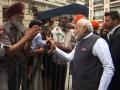 Selfies, slogans and songs: PM Modi receives a rousing welcome from Indian diaspora in Paris - Hindi News | Selfies, slogans and songs: PM Modi receives a rousing welcome from Indian diaspora in Paris | Latest international News at Lokmattimes.com
