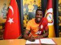 Turkish football club Galatasaray signs Wilfried Zaha on three-year deal - Hindi News | Turkish football club Galatasaray signs Wilfried Zaha on three-year deal | Latest football News at Lokmattimes.com