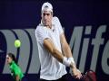 John Isner fends off Rinky Hijikata, sets Stefanos Tsitsipas clash in Los Cabos - Hindi News | John Isner fends off Rinky Hijikata, sets Stefanos Tsitsipas clash in Los Cabos | Latest tennis News at Lokmattimes.com