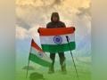 Punjab officer Gurjot Singh Kaler hoists Indian flag on loftiest peak of Russia - Hindi News | Punjab officer Gurjot Singh Kaler hoists Indian flag on loftiest peak of Russia | Latest international News at Lokmattimes.com