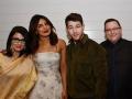 Priyanka Chopra wishes her in-laws on their wedding anniversary with adorable family picture  - Hindi News | Priyanka Chopra wishes her in-laws on their wedding anniversary with adorable family picture  | Latest entertainment News at Lokmattimes.com