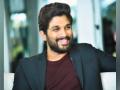 Allu Arjun greets fans with folded hands after his National Film Award win - Hindi News | Allu Arjun greets fans with folded hands after his National Film Award win | Latest entertainment News at Lokmattimes.com