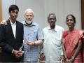 Chess prodigy R Praggnanandhaa along with his parents meet PM Modi - Hindi News | Chess prodigy R Praggnanandhaa along with his parents meet PM Modi | Latest other-sports News at Lokmattimes.com