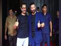 Aamir Khan poses with Sunny Deol at ‘Gadar 2’ success party - Hindi News | Aamir Khan poses with Sunny Deol at ‘Gadar 2’ success party | Latest entertainment News at Lokmattimes.com