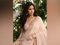 Katrina Kaif drops pics in pink suit, Vicky reacts - Hindi News | Katrina Kaif drops pics in pink suit, Vicky reacts | Latest entertainment News at Lokmattimes.com