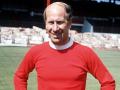 Manchester United and England football legend Sir Bobby Charlton dies at 86 - Hindi News | Manchester United and England football legend Sir Bobby Charlton dies at 86 | Latest football News at Lokmattimes.com