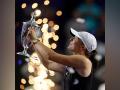 Iga Swiatek demolishes Pegula to clinch WTA Finals crown - Hindi News | Iga Swiatek demolishes Pegula to clinch WTA Finals crown | Latest tennis News at Lokmattimes.com