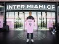 Luis Suarez reunites with Lionel Messi, joins Inter Miami from Gremio - Hindi News | Luis Suarez reunites with Lionel Messi, joins Inter Miami from Gremio | Latest football News at Lokmattimes.com