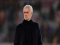 Jose Mourinho bids emotional farewell to fans after sacking by Roma - Hindi News | Jose Mourinho bids emotional farewell to fans after sacking by Roma | Latest football News at Lokmattimes.com