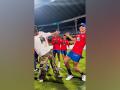Shah Rukh Khan Meets Delhi Capitals, Mumbai Indians Squads ahead of WPL 2024 (Watch Video) - Hindi News | Shah Rukh Khan Meets Delhi Capitals, Mumbai Indians Squads ahead of WPL 2024 (Watch Video) | Latest cricket News at Lokmattimes.com