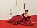 Oscars 2024: Liza Koshy handled her 'oops moments' at red carpet like a pro - Hindi News | Oscars 2024: Liza Koshy handled her 'oops moments' at red carpet like a pro | Latest entertainment News at Lokmattimes.com