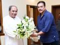 Former Team India Cricket Coach Ravi Shastri Meets Odisha CM Naveen Patnaik (See Tweet) - Hindi News | Former Team India Cricket Coach Ravi Shastri Meets Odisha CM Naveen Patnaik (See Tweet) | Latest cricket News at Lokmattimes.com