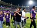 IPL 2024: Shah Rukh Khan Celebrates KKR’s Victory With His Family, Team - Hindi News | IPL 2024: Shah Rukh Khan Celebrates KKR’s Victory With His Family, Team | Latest entertainment News at Lokmattimes.com