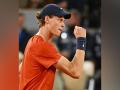 French Open: Spirited Jannik Sinner survives Corentin Moutet scare to book QF spot - Hindi News | French Open: Spirited Jannik Sinner survives Corentin Moutet scare to book QF spot | Latest tennis News at Lokmattimes.com