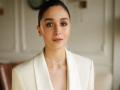 Jammu and Kashmir Terror Attack: Alia Bhatt Calls Pilgrim Bus Attack “Heartbreaking,” Offers Condolences - Hindi News | Jammu and Kashmir Terror Attack: Alia Bhatt Calls Pilgrim Bus Attack “Heartbreaking,” Offers Condolences | Latest entertainment News at Lokmattimes.com