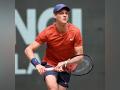 Jannik Sinner downs Hubert Hurkacz to lift Halle Open title - Hindi News | Jannik Sinner downs Hubert Hurkacz to lift Halle Open title | Latest tennis News at Lokmattimes.com