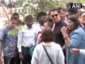 Akshay Kumar Joins Tree Plantation Drive in Mumbai, Promotes Environmental Sustainability (Watch Video) - Hindi News | Akshay Kumar Joins Tree Plantation Drive in Mumbai, Promotes Environmental Sustainability (Watch Video) | Latest entertainment News at Lokmattimes.com