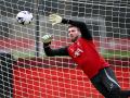 Spanish goalkeeper Adrain leaves Liverpool after five years - Hindi News | Spanish goalkeeper Adrain leaves Liverpool after five years | Latest football News at Lokmattimes.com