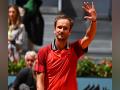 Wimbledon: Daniil Medvedev advances to semi-final after beating Jannik Sinner in thriller - Hindi News | Wimbledon: Daniil Medvedev advances to semi-final after beating Jannik Sinner in thriller | Latest tennis News at Lokmattimes.com