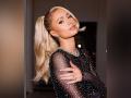 Paris Hilton Heartbroken After Trailer Inferno on Music Video Set (Watch Video) - Hindi News | Paris Hilton Heartbroken After Trailer Inferno on Music Video Set (Watch Video) | Latest entertainment News at Lokmattimes.com