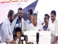 Kerala CM Pinarayi Vijayan honours Paris Olympic medalist P R Sreejesh - Hindi News | Kerala CM Pinarayi Vijayan honours Paris Olympic medalist P R Sreejesh | Latest hockey News at Lokmattimes.com