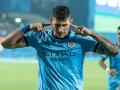 ISL: Late goals help Mumbai City FC to notch 4-2 win over Kerala Blasters FC in a thriller - Hindi News | ISL: Late goals help Mumbai City FC to notch 4-2 win over Kerala Blasters FC in a thriller | Latest football News at Lokmattimes.com
