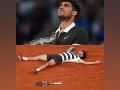 Tie-breaks, thrills and records: Alcaraz successfully defends French Open title in historic clash with Sinner - Hindi News | Tie-breaks, thrills and records: Alcaraz successfully defends French Open title in historic clash with Sinner | Latest tennis News at Lokmattimes.com