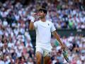 Carlos Alcaraz storms into quarter-finals of Wimbledon 2025 after defeating Andrey Rublev - Hindi News | Carlos Alcaraz storms into quarter-finals of Wimbledon 2025 after defeating Andrey Rublev | Latest tennis News at Lokmattimes.com