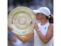 Swiatek runs riot to lift her maiden Wimbledon title with double bagel over Anisimova - Hindi News | Swiatek runs riot to lift her maiden Wimbledon title with double bagel over Anisimova | Latest tennis News at Lokmattimes.com