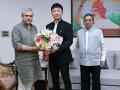 Nothing CEO Carl Pei meets Ashwini Vaishnaw, announces USD 100 mn manufacturing JV in India - Hindi News | Nothing CEO Carl Pei meets Ashwini Vaishnaw, announces USD 100 mn manufacturing JV in India | Latest business News at Lokmattimes.com