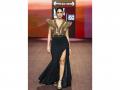 Lakme Fashion Week 2025: Mrunal Thakur's ramp walk in golden bodice outfit steals spotlight - Hindi News | Lakme Fashion Week 2025: Mrunal Thakur's ramp walk in golden bodice outfit steals spotlight | Latest entertainment News at Lokmattimes.com