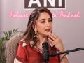 "Want to see you as a mother...": Madhuri Dixit recalls MF Husain's special visit to Denver in the US - Hindi News | "Want to see you as a mother...": Madhuri Dixit recalls MF Husain's special visit to Denver in the US | Latest entertainment News at Lokmattimes.com