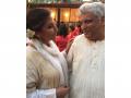 Shabana Azmi, Javed Akhtar celebrates 41st wedding anniversary, actor drops heartfelt wish for her "Jadu" - Hindi News | Shabana Azmi, Javed Akhtar celebrates 41st wedding anniversary, actor drops heartfelt wish for her "Jadu" | Latest entertainment News at Lokmattimes.com