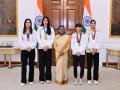 President Murmu honours Indian women boxers after medal haul in Liverpool - Hindi News | President Murmu honours Indian women boxers after medal haul in Liverpool | Latest other-sports News at Lokmattimes.com