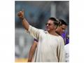 Shah Rukh Khan reaches Kolkata ahead of Lionel Messi event, joined by son AbRam - Hindi News | Shah Rukh Khan reaches Kolkata ahead of Lionel Messi event, joined by son AbRam | Latest entertainment News at Lokmattimes.com