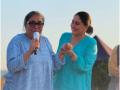 Kareena shares candid pics with 'Daayra' director Meghna Gulzar, calls her 'tigress' - Hindi News | Kareena shares candid pics with 'Daayra' director Meghna Gulzar, calls her 'tigress' | Latest entertainment News at Lokmattimes.com