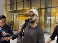 Virat Kohli papped at Mumbai airport hours after back-to-back match-winning knocks at Vijay Hazare Trophy - Hindi News | Virat Kohli papped at Mumbai airport hours after back-to-back match-winning knocks at Vijay Hazare Trophy | Latest entertainment News at Lokmattimes.com