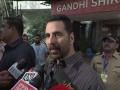 Maharashtra Civic Polls: Akshay Kumar shows up early to cast vote - Hindi News | Maharashtra Civic Polls: Akshay Kumar shows up early to cast vote | Latest entertainment News at Lokmattimes.com