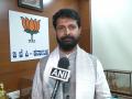 Karnataka Congress demands action against Udupi Dy Commissioner for holding RSS flag - Hindi News | Karnataka Congress demands action against Udupi Dy Commissioner for holding RSS flag | Latest national News at Lokmattimes.com