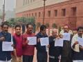 Kerala opposition MPs protest Union Budget in Parliament as state assembly witnesses uproar over adjournment notice rejection - Hindi News | Kerala opposition MPs protest Union Budget in Parliament as state assembly witnesses uproar over adjournment notice rejection | Latest politics News at Lokmattimes.com
