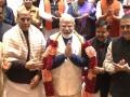 MPs felicitate PM Modi for India-US trade agreement at NDA Parliamentary party meeting - Hindi News | MPs felicitate PM Modi for India-US trade agreement at NDA Parliamentary party meeting | Latest national News at Lokmattimes.com