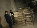 FSSAI, UPFSDA seize over 13K litres of adulterated oil, other food products in Kanpur raid - Hindi News | FSSAI, UPFSDA seize over 13K litres of adulterated oil, other food products in Kanpur raid | Latest national News at Lokmattimes.com