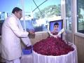 Uttarakhand CM Dhami attends last rites of Ranikhet MLA's brother, offers condolences - Hindi News | Uttarakhand CM Dhami attends last rites of Ranikhet MLA's brother, offers condolences | Latest national News at Lokmattimes.com