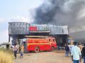 Karnataka: Fire breaks out at electronics warehouse in Hubballi's Kusugal Road; losses in crores - Hindi News | Karnataka: Fire breaks out at electronics warehouse in Hubballi's Kusugal Road; losses in crores | Latest national News at Lokmattimes.com