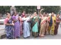 Telangana: ASHA workers stage protest at DMHO office in Hyderabad - Hindi News | Telangana: ASHA workers stage protest at DMHO office in Hyderabad | Latest politics News at Lokmattimes.com