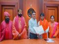Hon'ble Chief Minister of Goa Felicitates His Holiness Rajrajeshwar Guruji on Siddhashram UK's Silver Jubilee - Hindi News | Hon'ble Chief Minister of Goa Felicitates His Holiness Rajrajeshwar Guruji on Siddhashram UK's Silver Jubilee | Latest business News at Lokmattimes.com