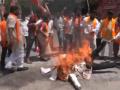 Telangana ST Morcha stages protest against Mamata Banerjee over protocol lapse in President Murmu's Bengal visit - Hindi News | Telangana ST Morcha stages protest against Mamata Banerjee over protocol lapse in President Murmu's Bengal visit | Latest national News at Lokmattimes.com