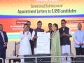 Assam CM Himanta Biswa Sarma hands over appointment letters to 5,754 candidates - Hindi News | Assam CM Himanta Biswa Sarma hands over appointment letters to 5,754 candidates | Latest politics News at Lokmattimes.com